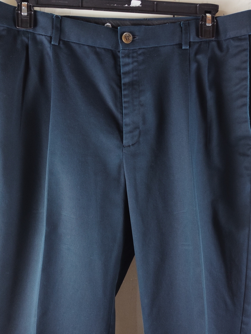 Haggar Classic Fit Navy Dress Pants Expandable Waist Pleated Size 40